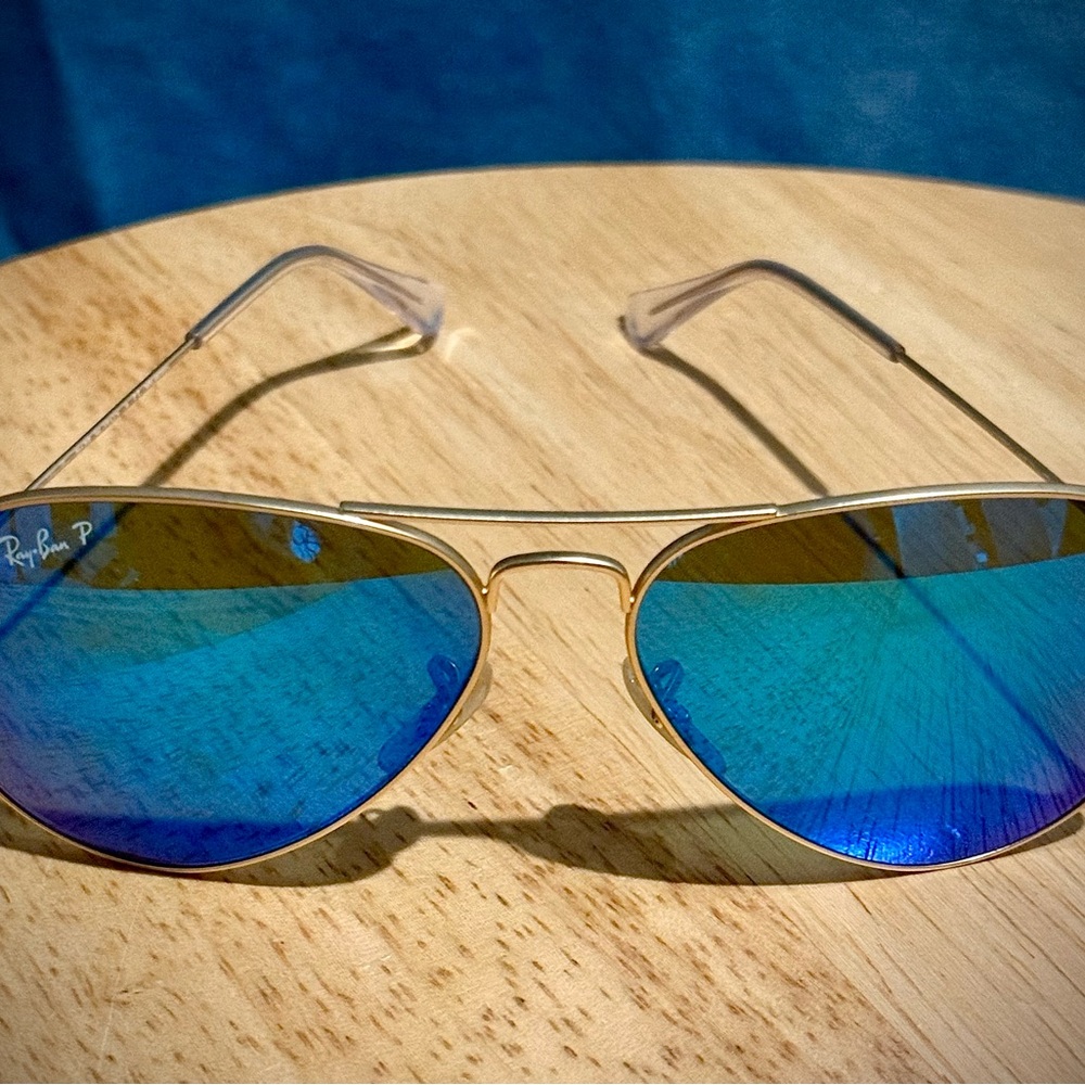 Ray-Ban Aviator Sunglasses with Gold Frame and Blue Lenses
